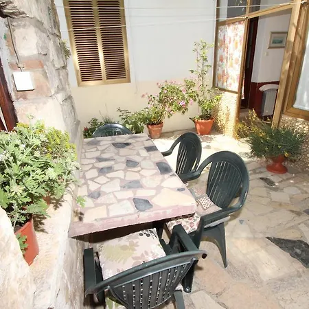 Riki Apartment